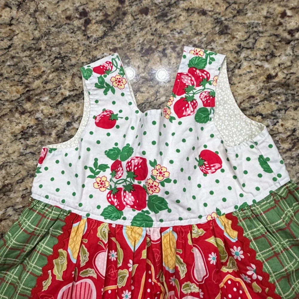 Girls Pinafore Dress Strawberry Apple Plaid Ric-Rac Trim Red Green 4T 5T‎
